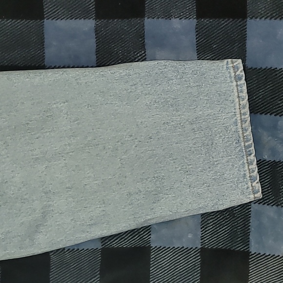 Vintage. Made in USA. Levi's 560. Loose-fit, tapered. Men's size w38 l30 - Picture 10 of 16